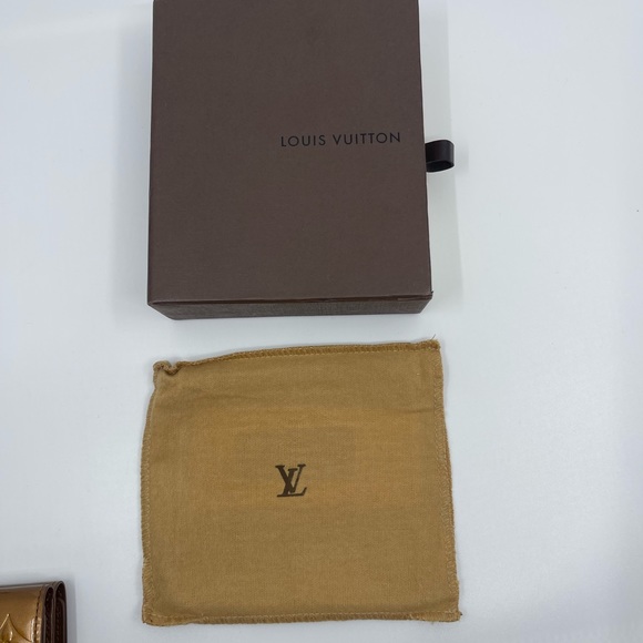 NWT EXQUISITE! LV Vernis Wallet 24K Gold - Picture 5 of 8